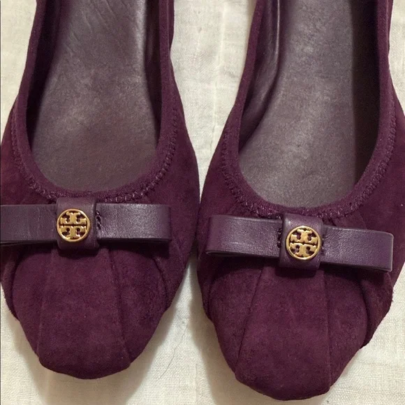 Tory Burch Purple Flats with Gold Accent - Picture 3 of 4